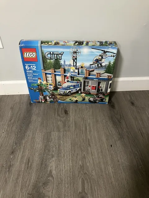 LEGO City: Forest Police Station (4440) CIB inspected retired set