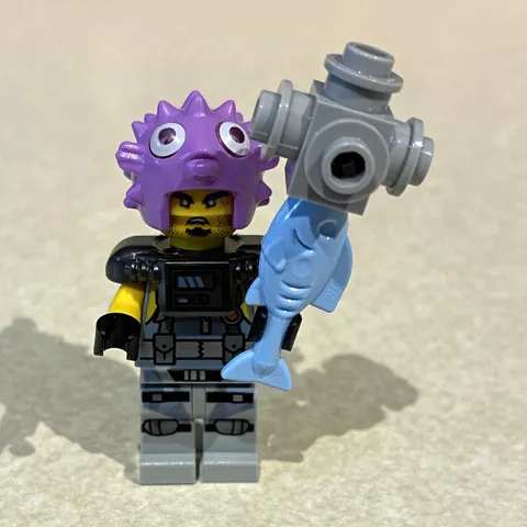 LEGO Minifigures Diver Minifigure w/ Purple Puffer Fish Helmet & Accessories