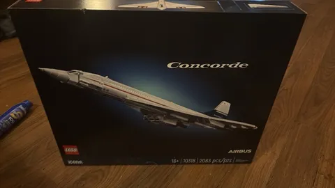 LEGO Icons Concorde 10318 Complete Set 2083 pcs 18+ Box Display Stand