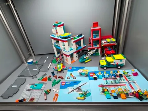 USED LEGO City Town Lot Hospital 60330 + Fire Station 60320 Incomplete