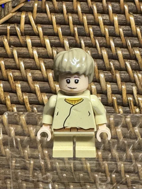 LEGO Star Wars - Young Anakin Skywalker Minifigure boy, Short Legs 7660