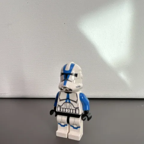 LEGO STAR WARS Clone Trooper Minifigure White & Blue Markings w/ Helmet