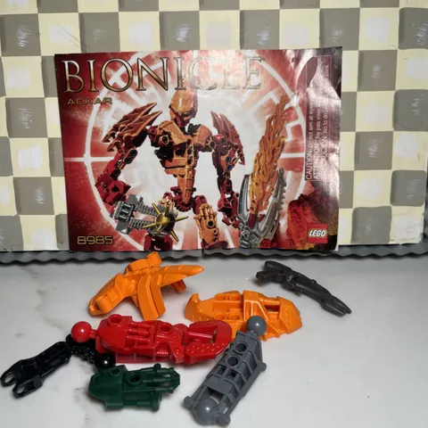 Lego Bionicle Ackar 8985 Instruction Book from 2009 (plus a couple pieces)