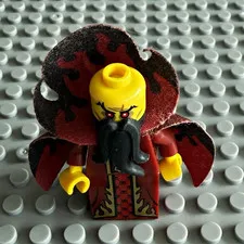 LEGO Classic King Minifigure Yellow Head Red Cape/Collar Black Tentacle Beard