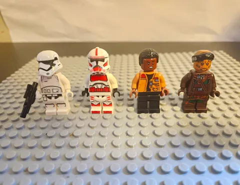 LEGO Star Wars Lot of 4 - First Order Stormtrooper & Clone Trooper and otheres
