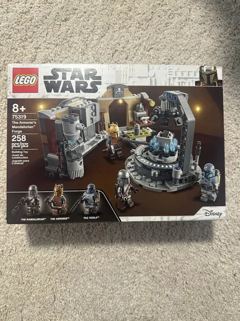 LEGO Star Wars: The Armorer's Mandalorian Forge (75319)