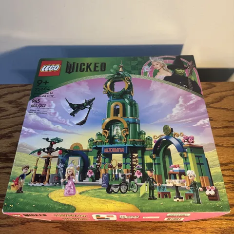LEGO 75684 Wicked: Welcome to Emerald City - 945 pieces - Ages 9+ NEW