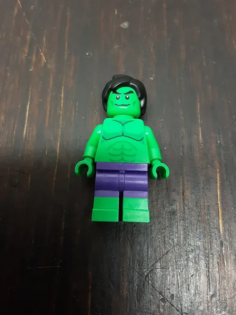 LEGO MINIFIGURE MARVEL SUPERHEROES HULK - DARK PURPLE PANTS