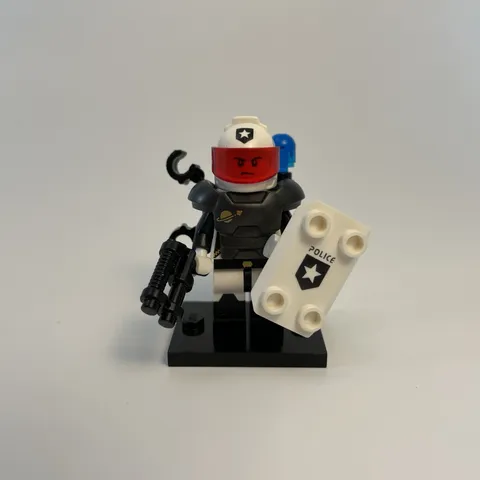 Lego Space Police Guy - Collectable Minifigures Series 21 - 71029 COMPLETE NIH