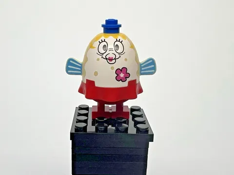 LEGO SpongeBob Minifigure - Mrs Puff Pink Flower - BOB038 from set 3818