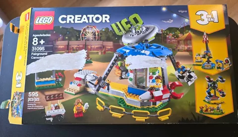 LEGO Creator 31095 Fairground Carousel 3 in 1 Set