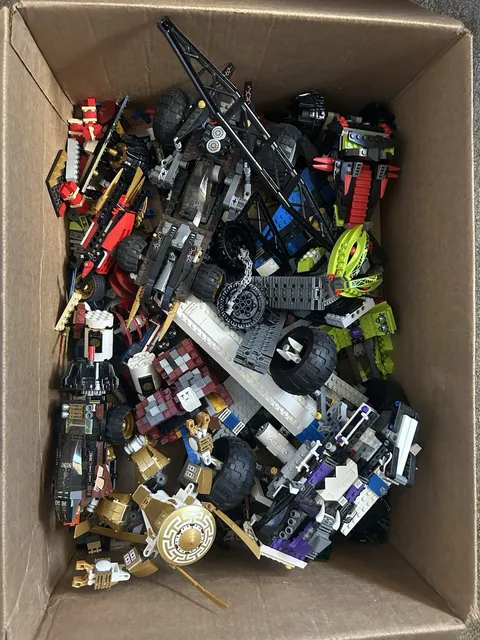 LEGO NINJAGO Bulk Lot w partial minifigs and instructions, (All retired sets)
