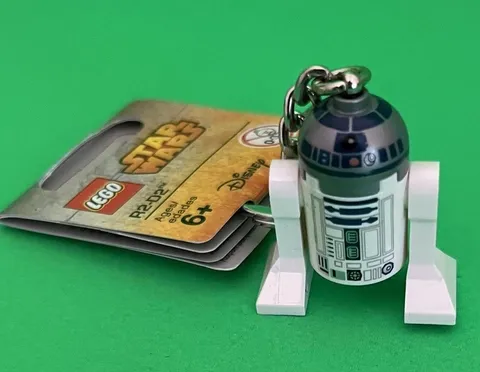 LEGO Minifigure Keychain R2-D2 Star Wars Collectible 6143999 New With Tag