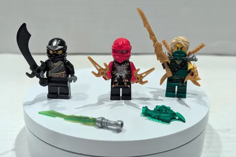 LEGO NINJAGO LOT of 3 Minifigures - Kai 70739 - Lloyd Tournament Robe - Cole