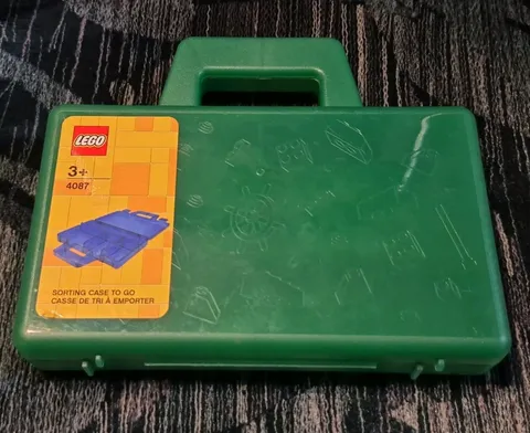 Brand New LEGO 4087 Green Organizing Dividers Sorting Case To Go