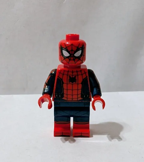 Lego Spider-Man Minifigure sh0829 From Set 76218