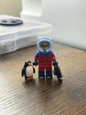 LEGO Series 16 Collectible Minifigure Wildlife Photographer with Stand - col250