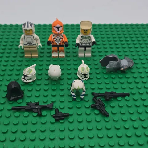 LEGO Star Wars Clone Trooper Minifigure Lot 3 Figures Helmets Weapons Parts