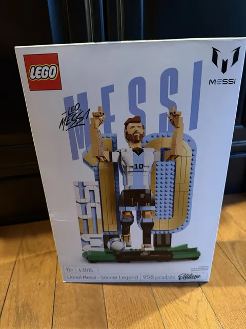 LEGO Editions Lionel Leo Messi Soccer Legend Building Set 958 Pieces Multicolor