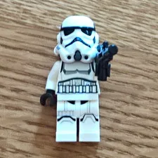 LEGO Star Wars Stormtrooper Minifigure w/ Helmet & Black Blaster, 3 Pieces