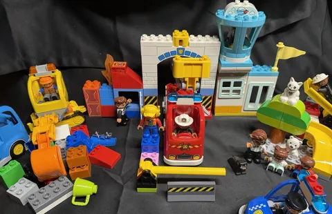 Lot of Lego Duplo Blocks & 14 Figures! 5 Vehicles! 6lbs of FUN! Great Bargain!