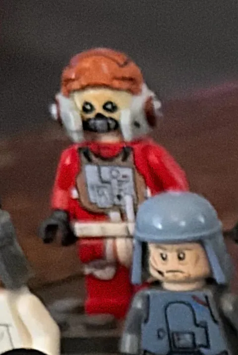 LEGO Star Wars Rebel Pilot Ten Numb Minifigure Red Flight Suit with Helmet