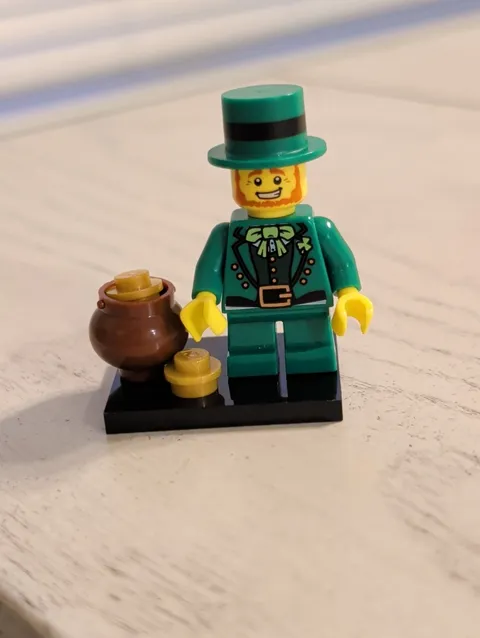 Lego Leprechaun Minifigure Collectible Series 6 CMF Complete w/ Pot of Gold