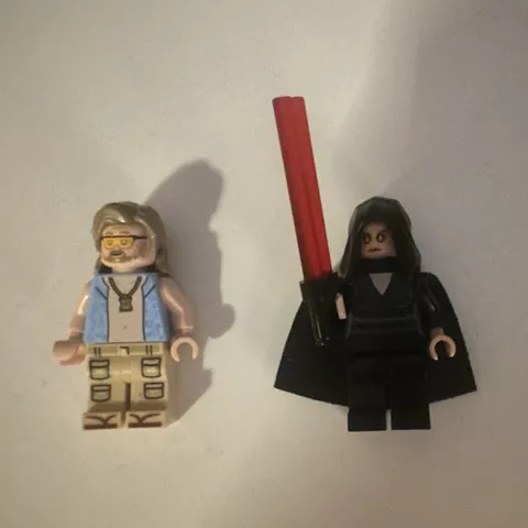 LEGO Minifigures Lot of 2 Star Wars darth Rey and beach Luke