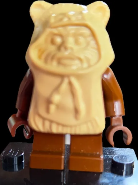 Lego Ewok Wicket Tan Hood from set 7139 Star Wars Minifig Minifigure, C04