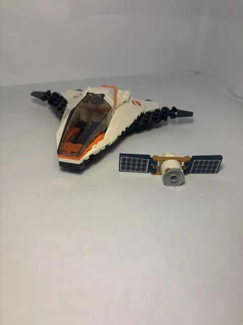 LEGO City 60224 Mars Exploration Shuttle INCOMPLETE No Minifigures Missing Piece