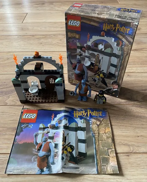 LEGO 4712 Harry Potter: Troll on the Loose - with box and manual