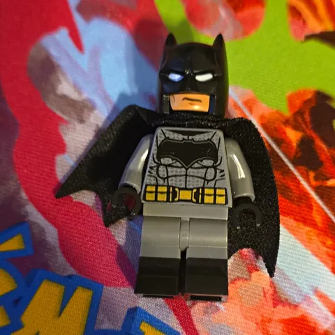 LEGO Batman Minifigure Plastic Figure Black Cape Mask Gray Suit