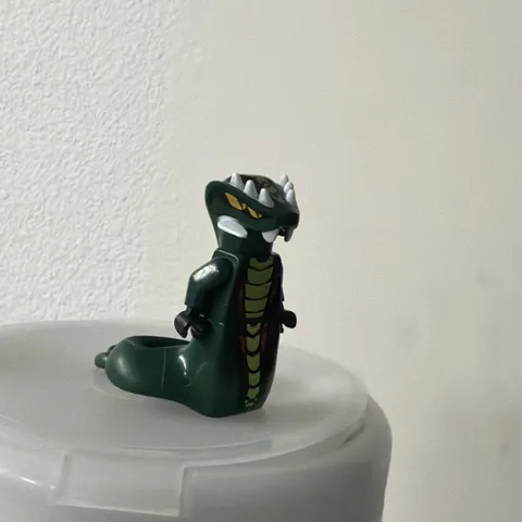 LEGO Acidicus Minifigure Ninjago Rise of the Snakes Green Snake GREAT CONDITION 
