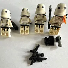 LEGO Star Wars Imperial Stormtrooper Squad leader w/orange Pauldron. 4 mini figs
