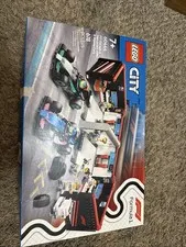 LEGO CITY: F1 Garage & Mercedes-AMG & Alpine Cars (60444)