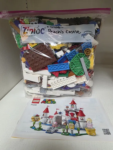 Lego 71408 Super Mario Peach's Castle Building Set Complete