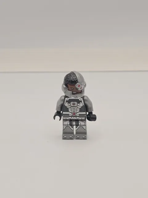 Cyborg sh0155 Black Gloves Smiling Super Heroes Minifigure Lego