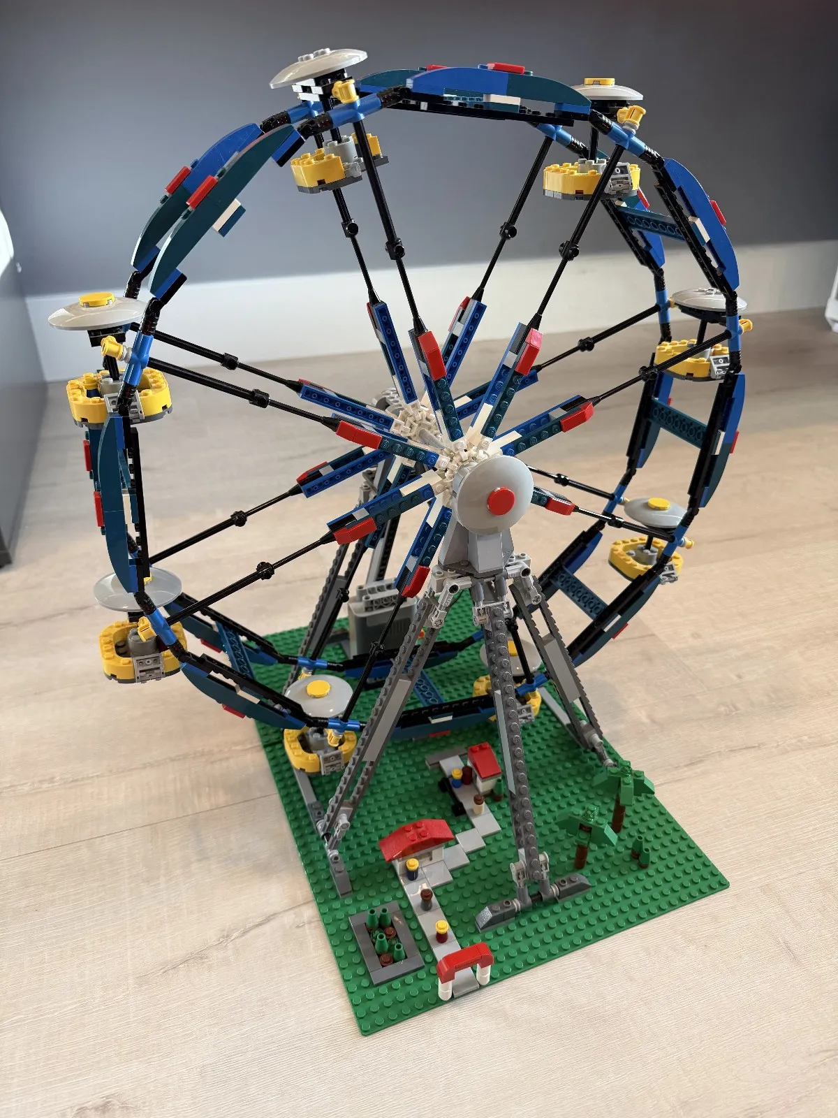 LEGO CREATOR: Ferris Wheel 3in1 (4957) - INCOMPLETE, Fading/Yellowing, Corrosion