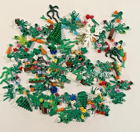Lot of Lego Plants Parts & Piece Leaves Flowers Foliage Botanicals Branches Tree