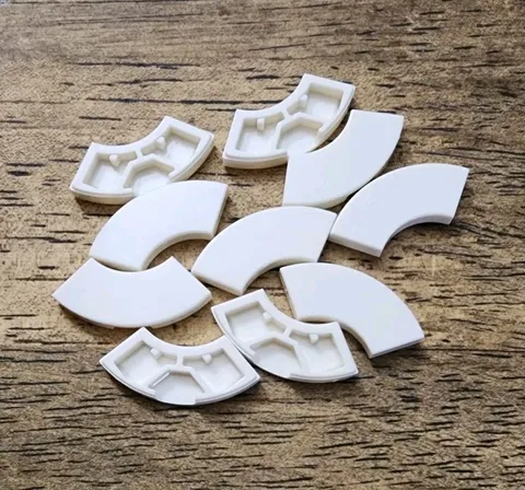 LEGO White 2 X 2 Round Corner  Macaroni Tile. QTY 10 Part No. 27925