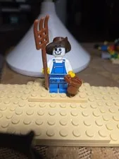 LEGO - Scarecrow Minifigure - Halloween Pitchfork & Bucket Skull Monsters