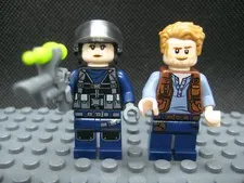 Lego Jurassic World Owen Grady and Female Tracker 75926 Minifigures 