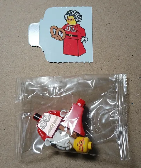 LEGO City 60475 Mrs. Claus Christmas Advent Calendar Pieces - Sealed
