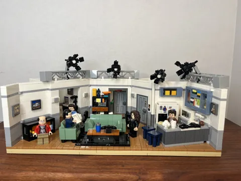 LEGO Ideas: Seinfeld Set 21328 Retired NOT COMPLETE- Read Description