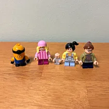LEGO 75583 minifigures (Gru jr., minion, Margo, Edith, Agnes)