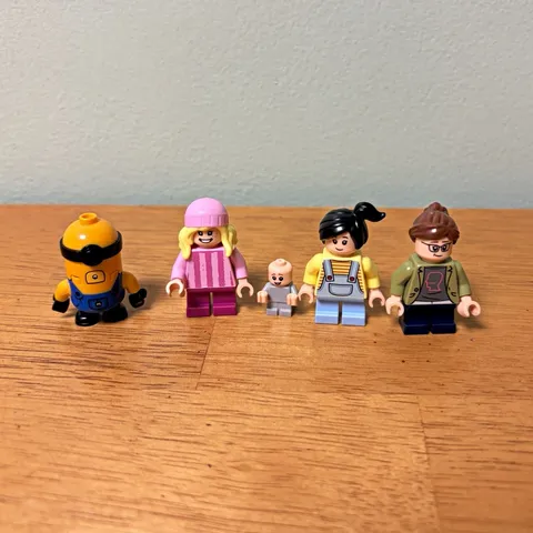 LEGO 75583 minifigures (Gru jr., minion, Margo, Edith, Agnes)