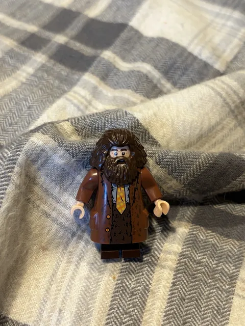 Rubeus Hagrid hp200 Reddish Brown Topcoat with Buttons Harry Potter Lego Minifig