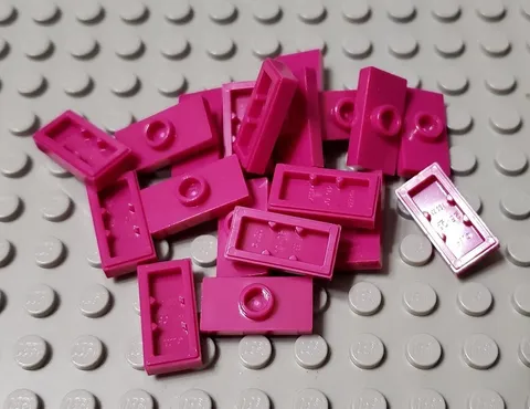 LEGO New Lot of 20 Magenta 1x2 Friends Center Stud Plate Pieces