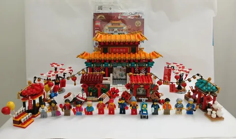 LEGO Seasonal: Chinese New Year Temple Fair (80105), Complete w/figs & manuals