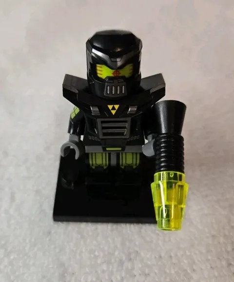 LEGO Collectible Minifigure Series 11 (71002) Evil Mech Complete 